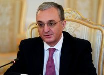Глава МИД Армении приехал в Москву