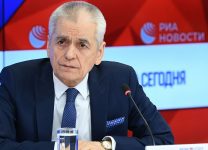 Онищенко ответил на заявления о неэффективности перчаток против COVID-19