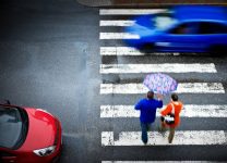 Чтобы обезопасить пешеходов: в РФ хотят поменять работу светофоров и изменить «зебры»
