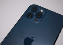 Apple выпустила взломанные версии iPhone