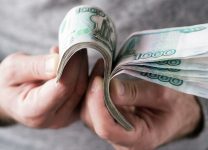 В Росстате назвали сумму задолженности по зарплате в России