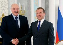 Медведев и Лукашенко провели телефонный разговор