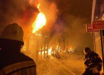 В Сочи полностью ликвидировали пожар в торговом здании