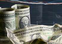 Финансист предупредил, когда не стоит связываться с долларами