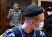 Адвокаты Навального опровергли сообщения о его переводе из колонии