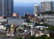 Подрядчик "треснувшего по швам" дома во Владивостоке починит его фасад