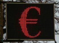 Официальный курс евро на вторник вырос на копейку