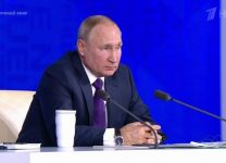 Путин пообещал разобраться с ипотекой в домах, признанных аварийными