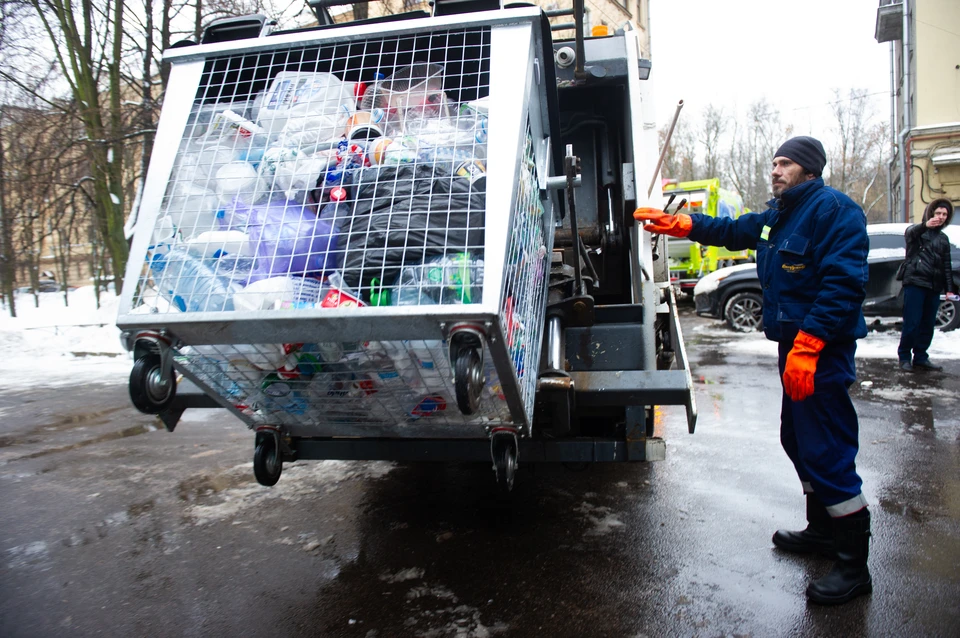 Петербуржцы стали меньше жаловаться на мусорные завалы