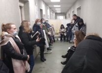 В Петербурге пациенты жаловались на многочасовую очередь в поликлинике