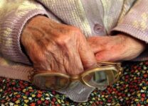 Пенсионер в Питере обвинил сотрудников скорой помощи в краже драгоценностей