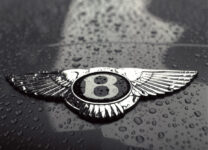 Граждане Санкт – Петербурга раскупили элитные автомобили Bentley