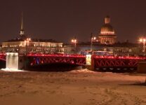 NetEase: китайские туристы боятся гулять по ночному Санкт-Петербургу