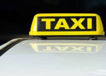 Петербуржский таксист спас пенсионера от мошенников