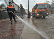 Влажная уборка обошлась Санкт – Петербургу в 40 кубометров воды