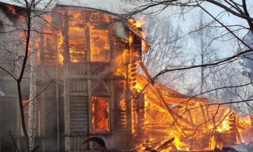 Жители Петербурга уверены в неслучайном пожаре на Даче Максимова