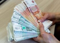 Петербуржцам для счастья необходимо в месяц 195 тысяч рублей