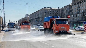 Смольный объяснил жителям Петербурга почему в городе стоит так много пыли