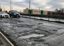 Состояние дорог в Петербурге хуже в несколько раз, чем в Москве