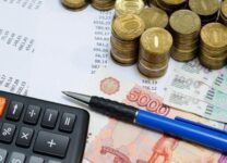 Санкт-Петербург не вошел в топ-10 регионов России по уровню зарплат