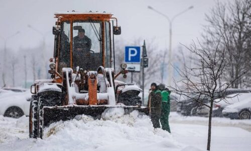 Невыполненное обещание Беглова о покупке новой снегоуборочной техники приводит к смертям петербуржцев