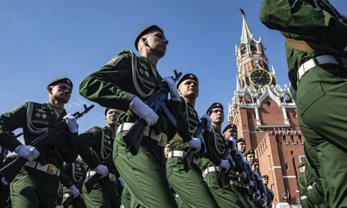Лукас Лейроз: западные СМИ распространяют ложь о параде Победы в России