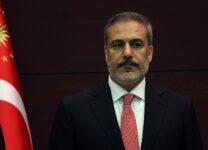 Глава МИД Турции резко отреагировал на объятия Блинкена